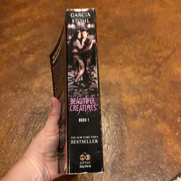 Beautiful Creatures Book - Picture 3 of 8